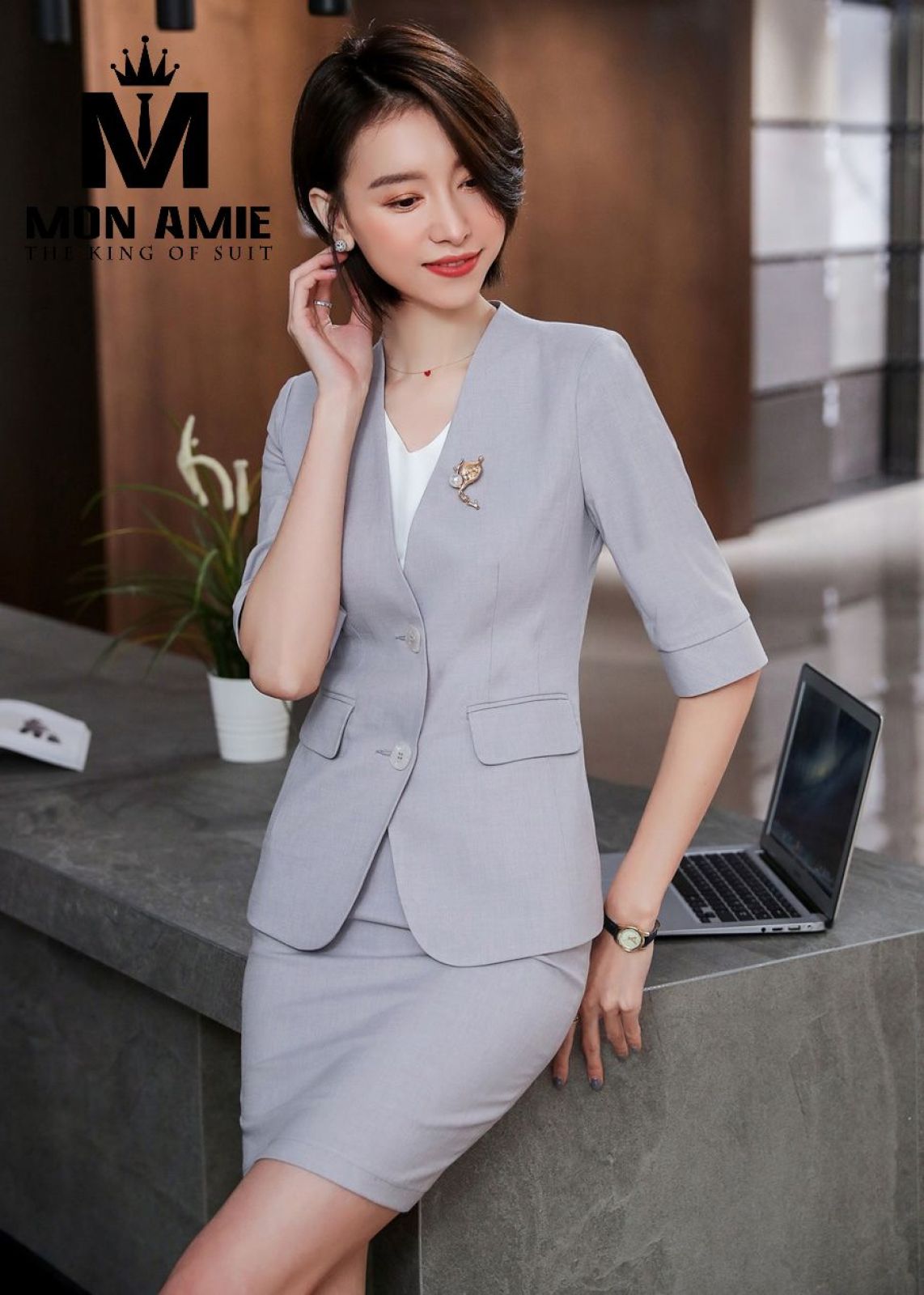 Light Grey Collarless Business Suit With Tulip Skirt 